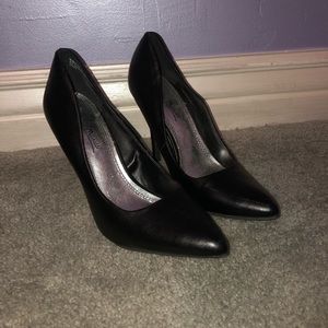 Anne Michelle black heels